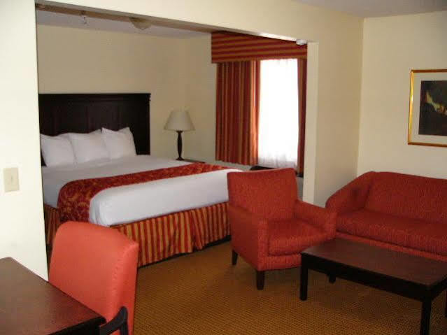 Ashley Quarters Airport-cincinnati Hotel 2*